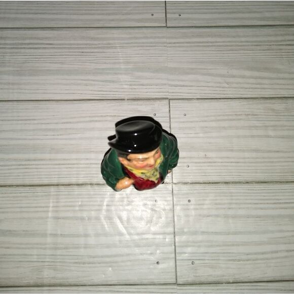 Royal Doulton Vtg Mini Tony Weller 4" Porcelain Figurine England Charles Dickens - Picture 2 of 8